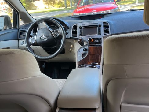 Used 2013 Toyota Venza LE image 14