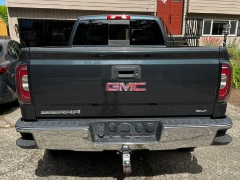 Used 2018 GMC Sierra 1500 SLT w/ SLT Premium Package AWD/4WD image 4