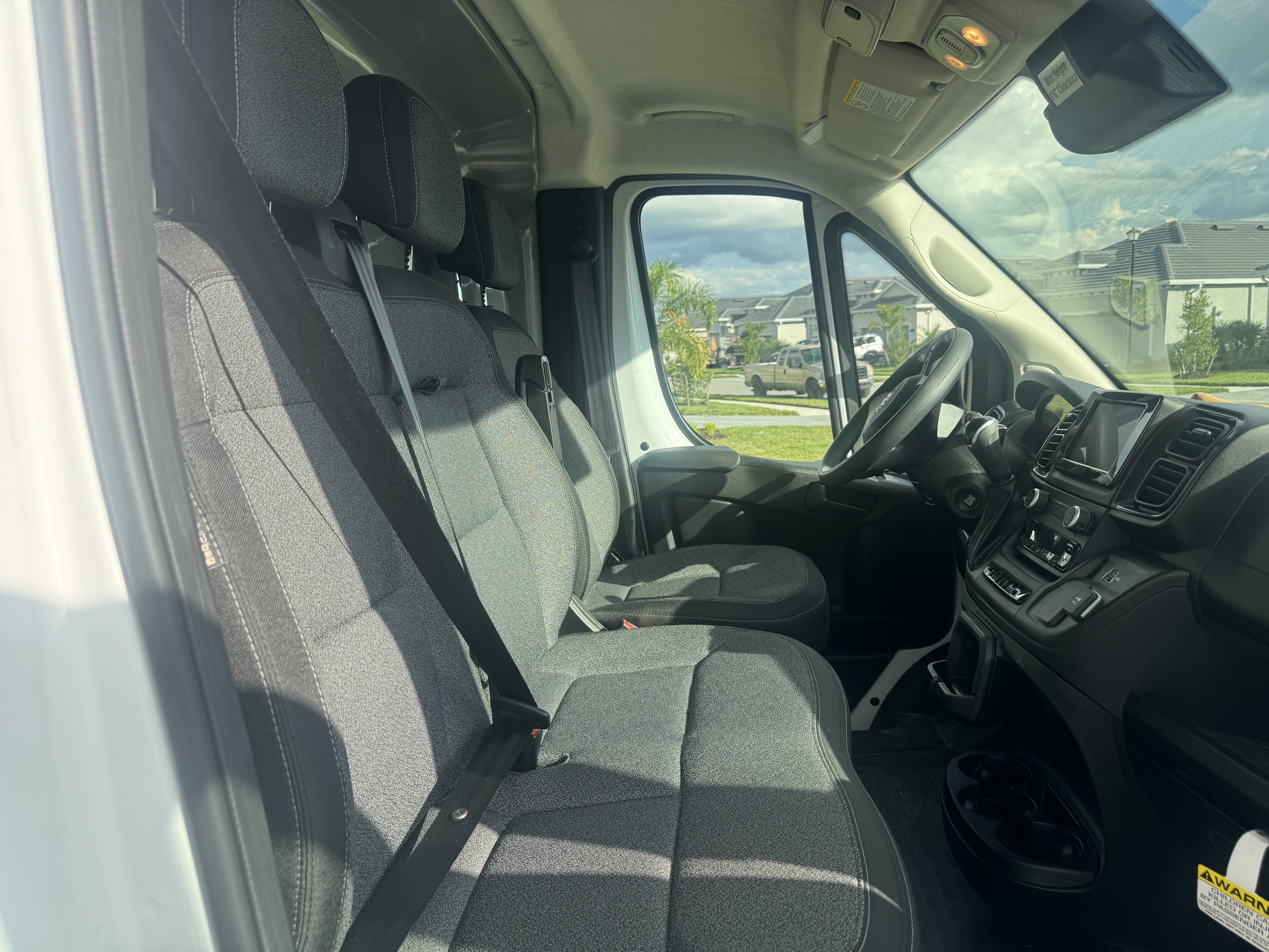 Used 2025 RAM ProMaster 2500 w/ Convenience Group FWD image 4