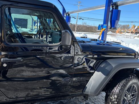 Used 2025 Jeep Wrangler Unlimited Sport image 8