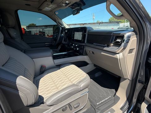 Used 2025 Ford F350 Platinum w/ Platinum Plus Package AWD/4WD image 19