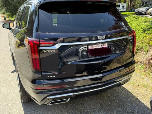 Used 2022 Cadillac XT6 Premium Luxury w/ LPO, Radiant Package AWD/4WD image 2