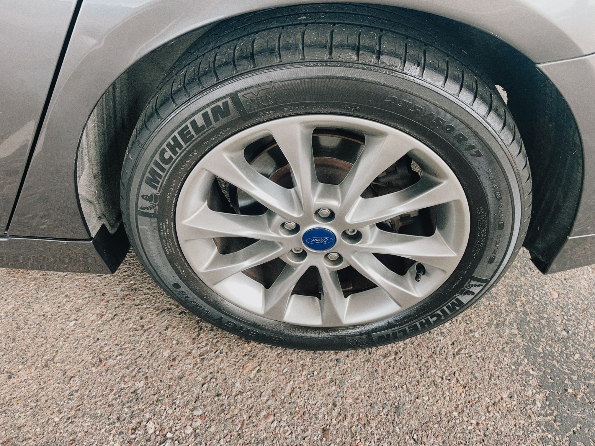 Used 2017 Ford Fusion SE w/ Fusion SE Technology Package FWD image 19