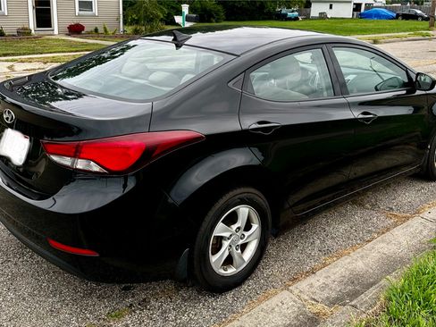 Used 2015 Hyundai Elantra SE image 5