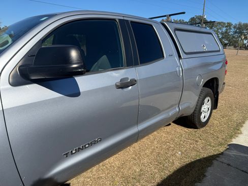 Used 2017 Toyota Tundra SR5 w/ SR5 Upgrade Package image 4