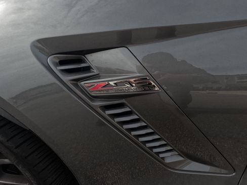 Used 2016 Chevrolet Corvette Z06 w/ 3LZ Preferred Equipment Group image 10