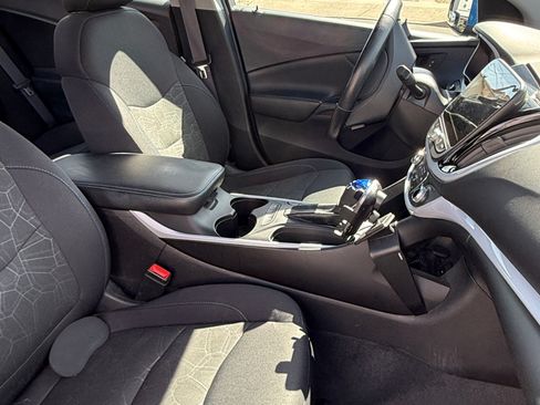 Used 2017 Chevrolet Volt LT w/ Comfort Package image 20