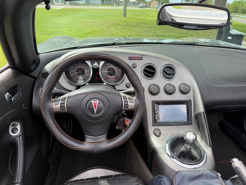 Used 2007 Pontiac Solstice GXP w/ Premium Package image 9