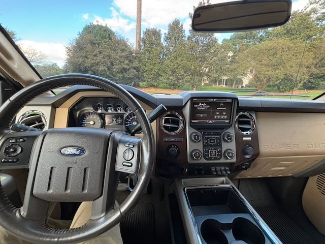 Used 2016 Ford F250 Lariat w/ Lariat Ultimate Package AWD/4WD image 13
