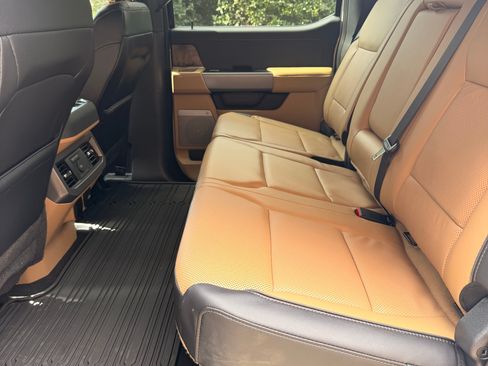 Used 2024 Ford F350 Lariat w/ Lariat Ultimate Package image 18