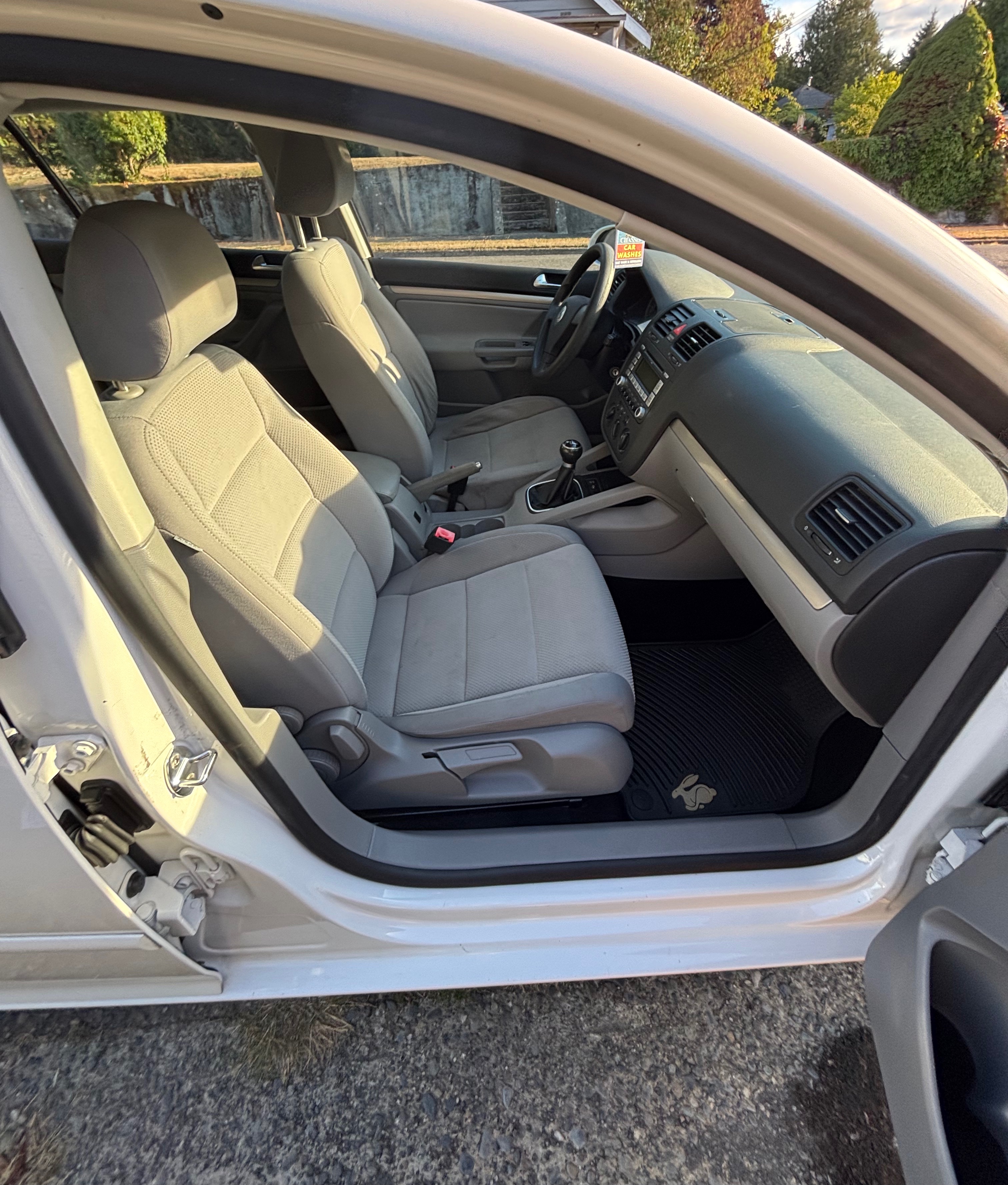 Used 2008 Volkswagen Rabbit 4-Door FWD image 16