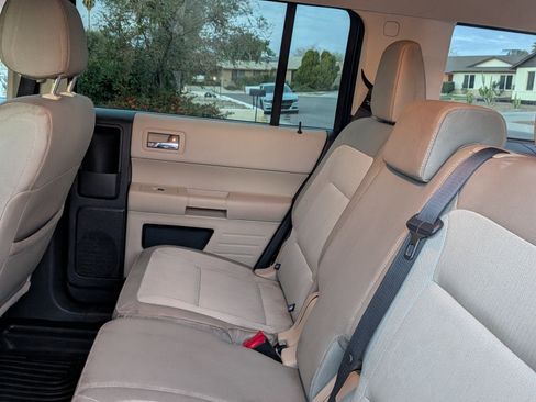 Used 2014 Ford Flex SE image 9