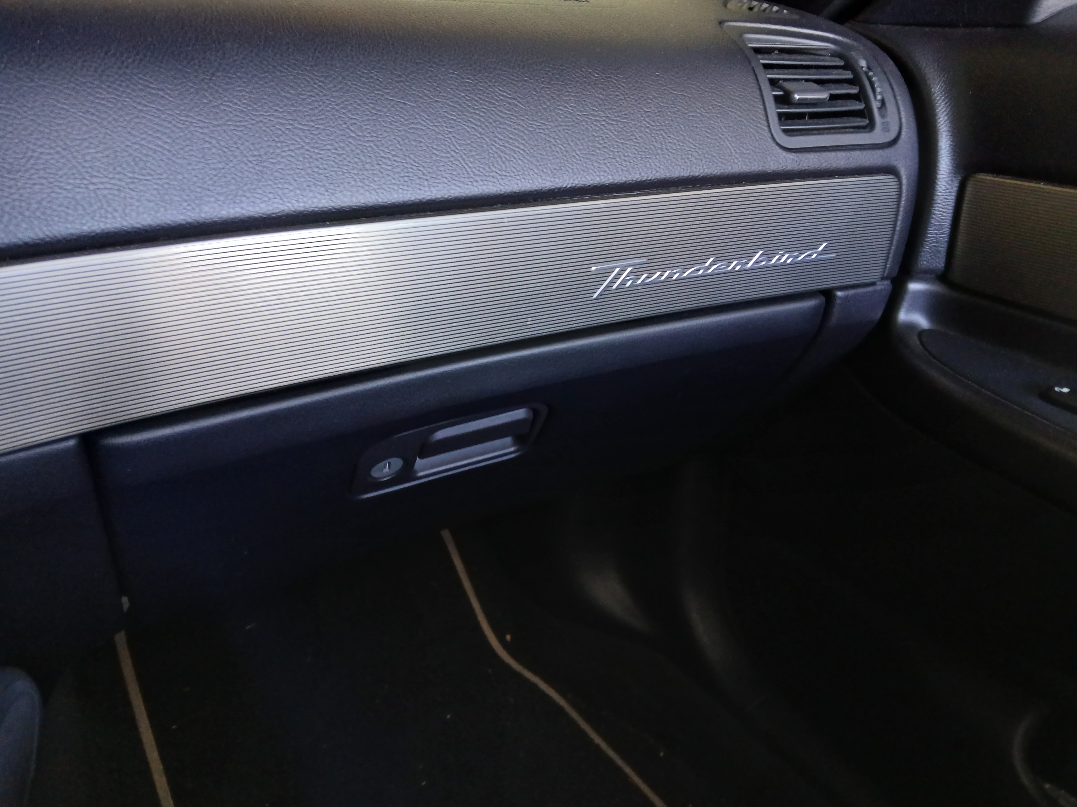 Used 2004 Ford Thunderbird RWD image 18