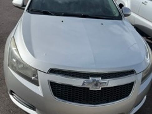 Used 2014 Chevrolet Cruze LT image 2