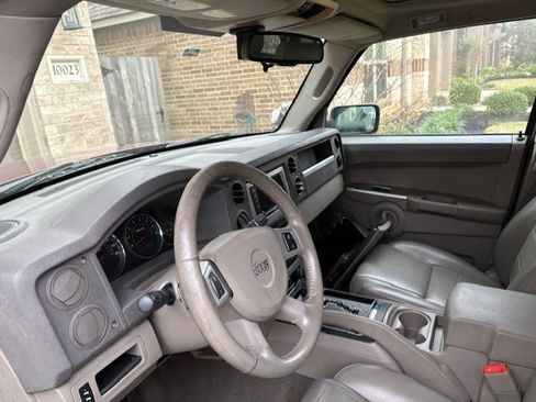 Used 2008 Jeep Commander Sport image 15