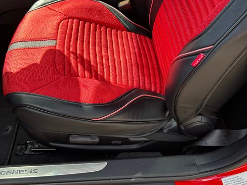 Used 2015 Hyundai Genesis 3.8 image 22