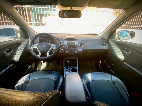 Used 2012 Hyundai Tucson GLS FWD image 9