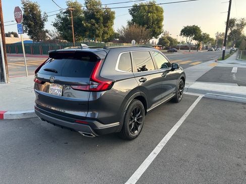Used 2023 Honda CR-V Sport image 2