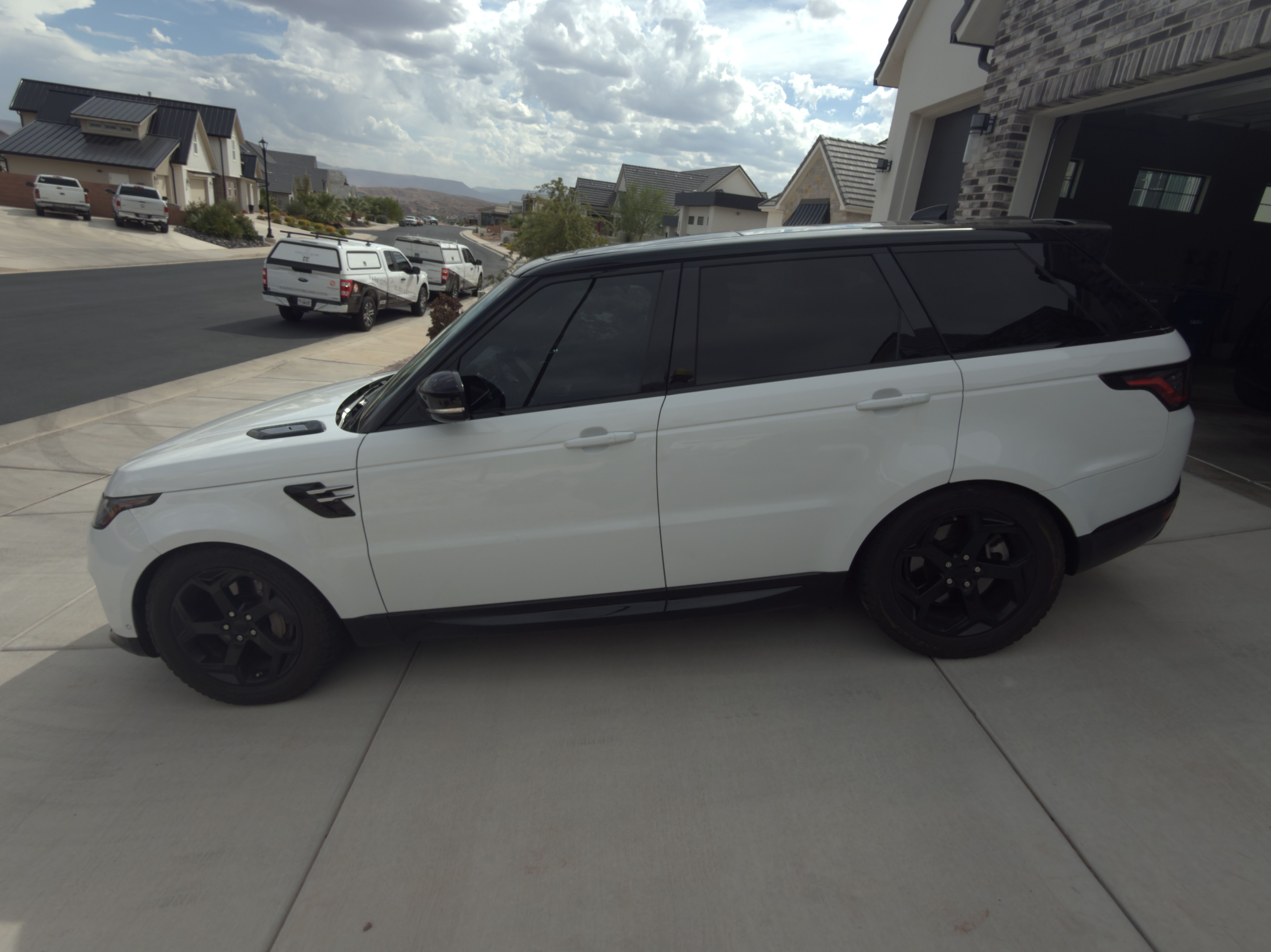 Used 2020 Land Rover Range Rover Sport HSE AWD/4WD image 4