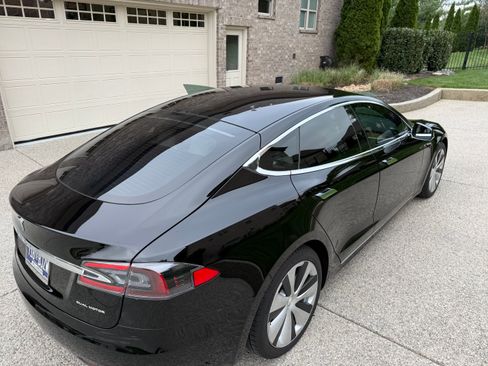 Used 2021 Tesla Model S Long Range Plus image 4