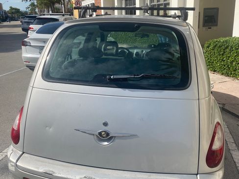 Used 2006 Chrysler PT Cruiser image 2