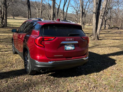 Used 2018 GMC Terrain SLT w/ Preferred Package FWD image 4