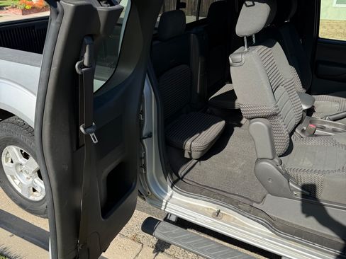 Used 2006 Nissan Frontier SE w/ (P01) Power Pkg RWD image 8