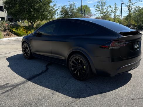 Used 2022 Tesla Model X image 2