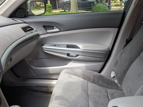 Used 2010 Honda Accord EX image 13
