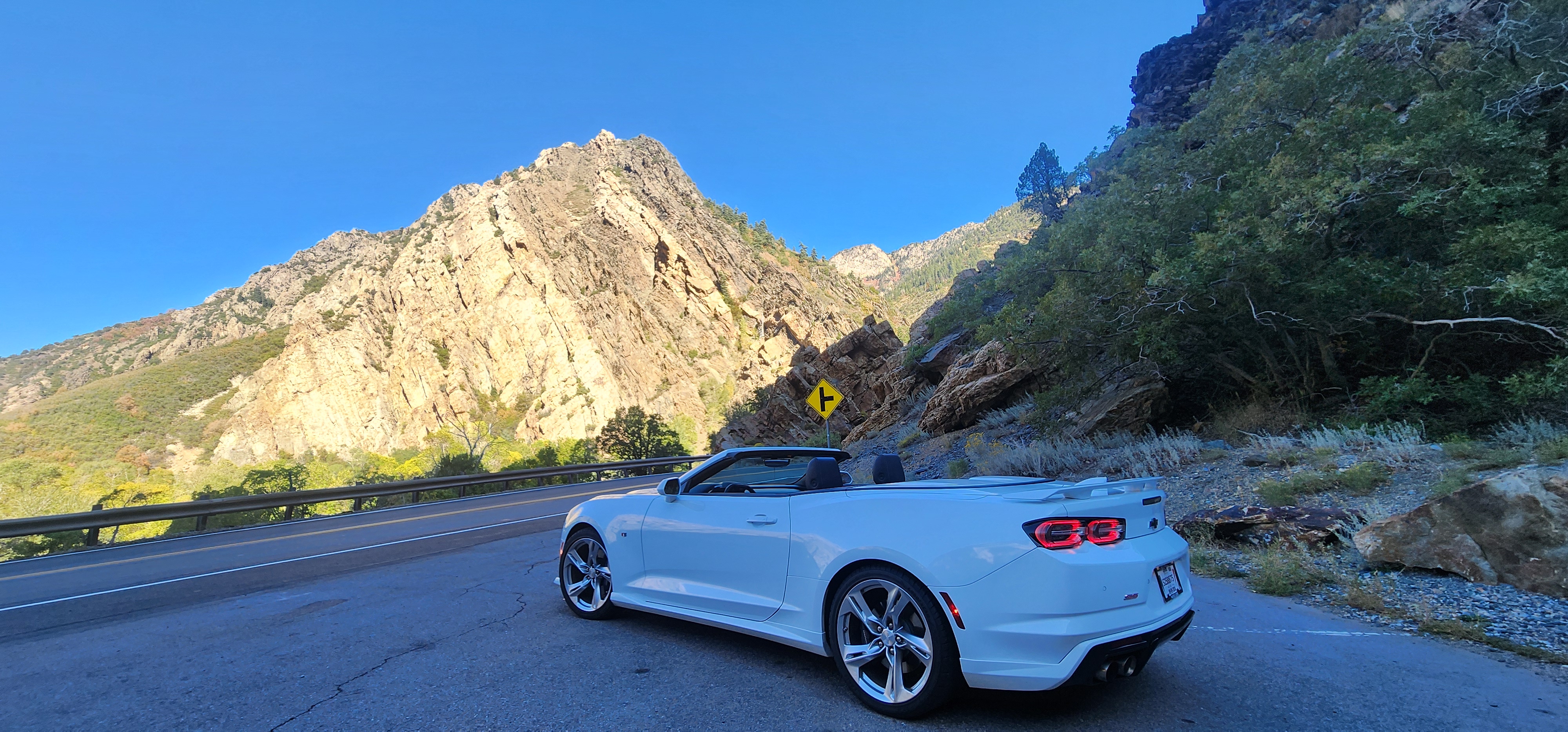 Used 2020 Chevrolet Camaro SS w/ LPO, Ground Effects Package RWD image 2