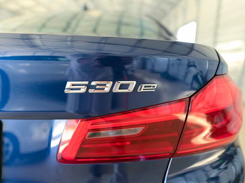 Used 2018 BMW 530e xDrive w/ M Sport Package 2 AWD/4WD image 16