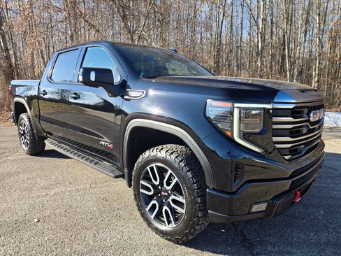 Used 2023 GMC Sierra 1500 AT4 w/ AT4 Premium Package image 2