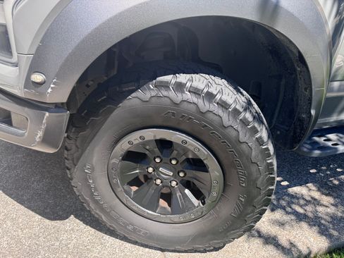 Used 2018 Ford F150 Raptor w/ Equipment Group 802A Luxury AWD/4WD image 9