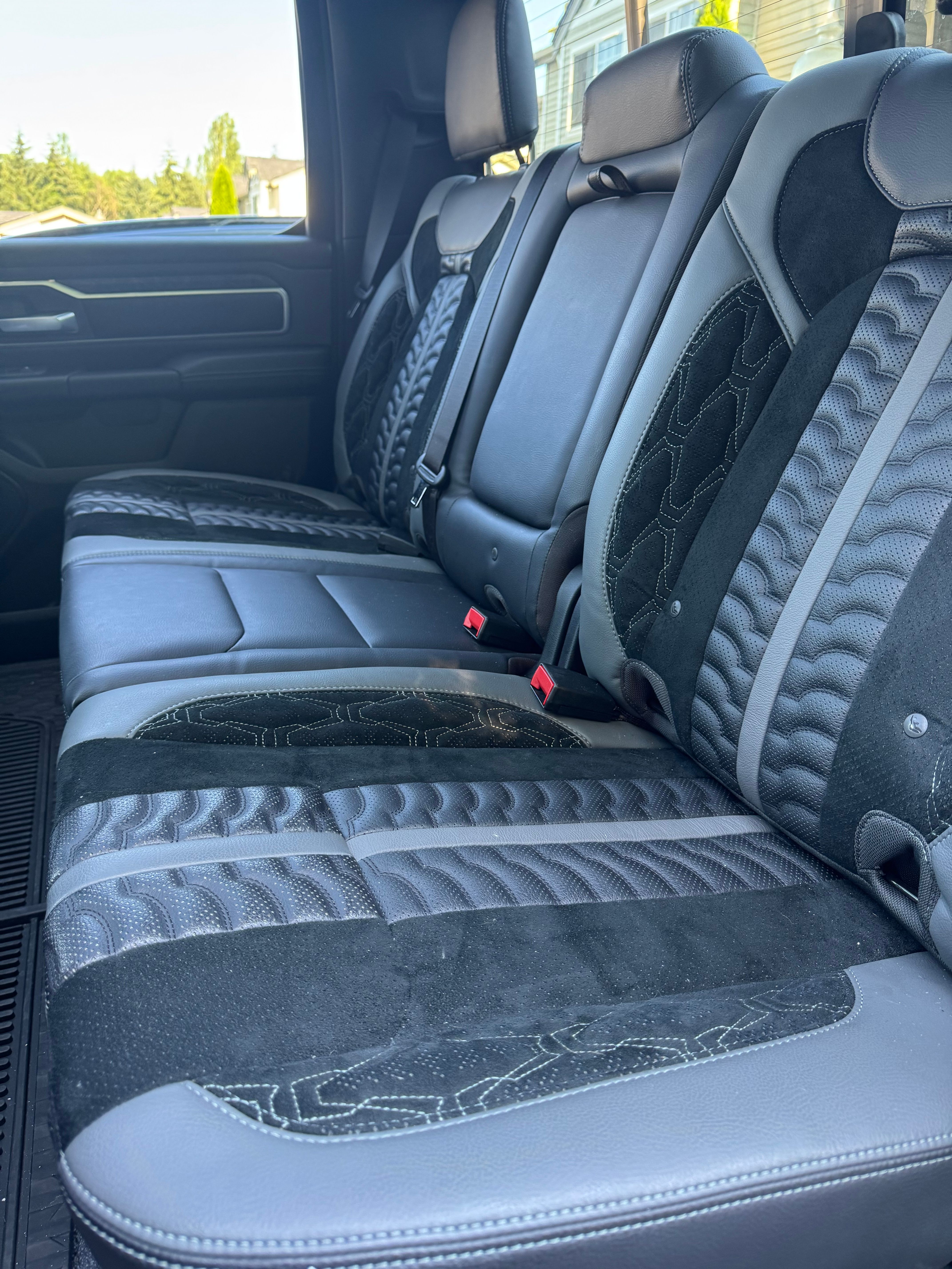 Used 2025 RAM 1500 Big Horn AWD/4WD image 9