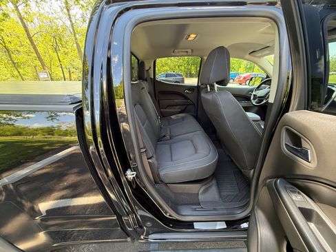 Used 2016 Chevrolet Colorado LT w/ Midnight Edition AWD/4WD image 13