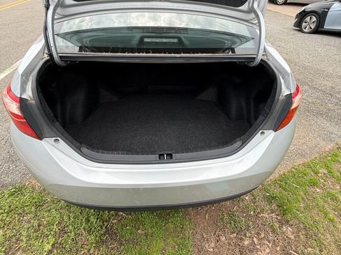 Used 2017 Toyota Corolla LE image 13