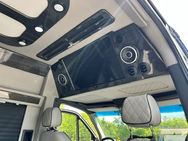 Used 2023 Mercedes-Benz Sprinter 2500 image 11