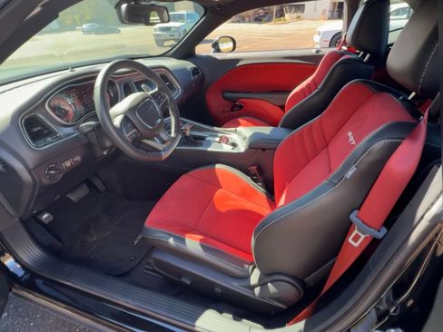 Used 2016 Dodge Challenger SRT Hellcat image 5