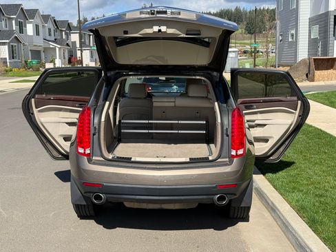 Used 2016 Cadillac SRX Luxury w/ Driver Assist Package image 18