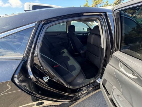 Used 2018 Honda Civic EX image 9