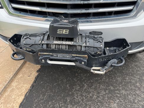 Used 2019 Chevrolet Suburban LT w/ Luxury Package AWD/4WD image 8
