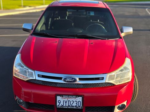 Used 2008 Ford Focus SE image 2