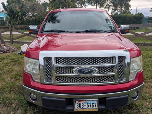 Used 2011 Ford F150 Lariat w/ Lariat Chrome Pkg image 2