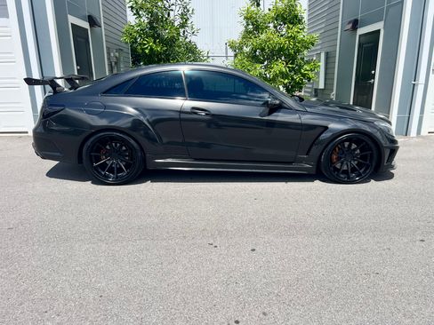 Used 2010 Mercedes-Benz E 550 Coupe image 1