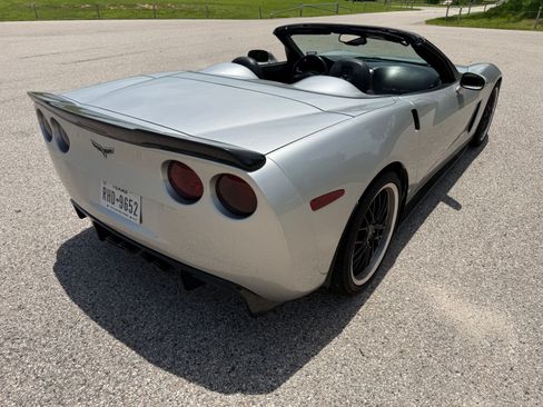 Used 2006 Chevrolet Corvette Convertible w/ Preferred Equipment Group RWD image 6