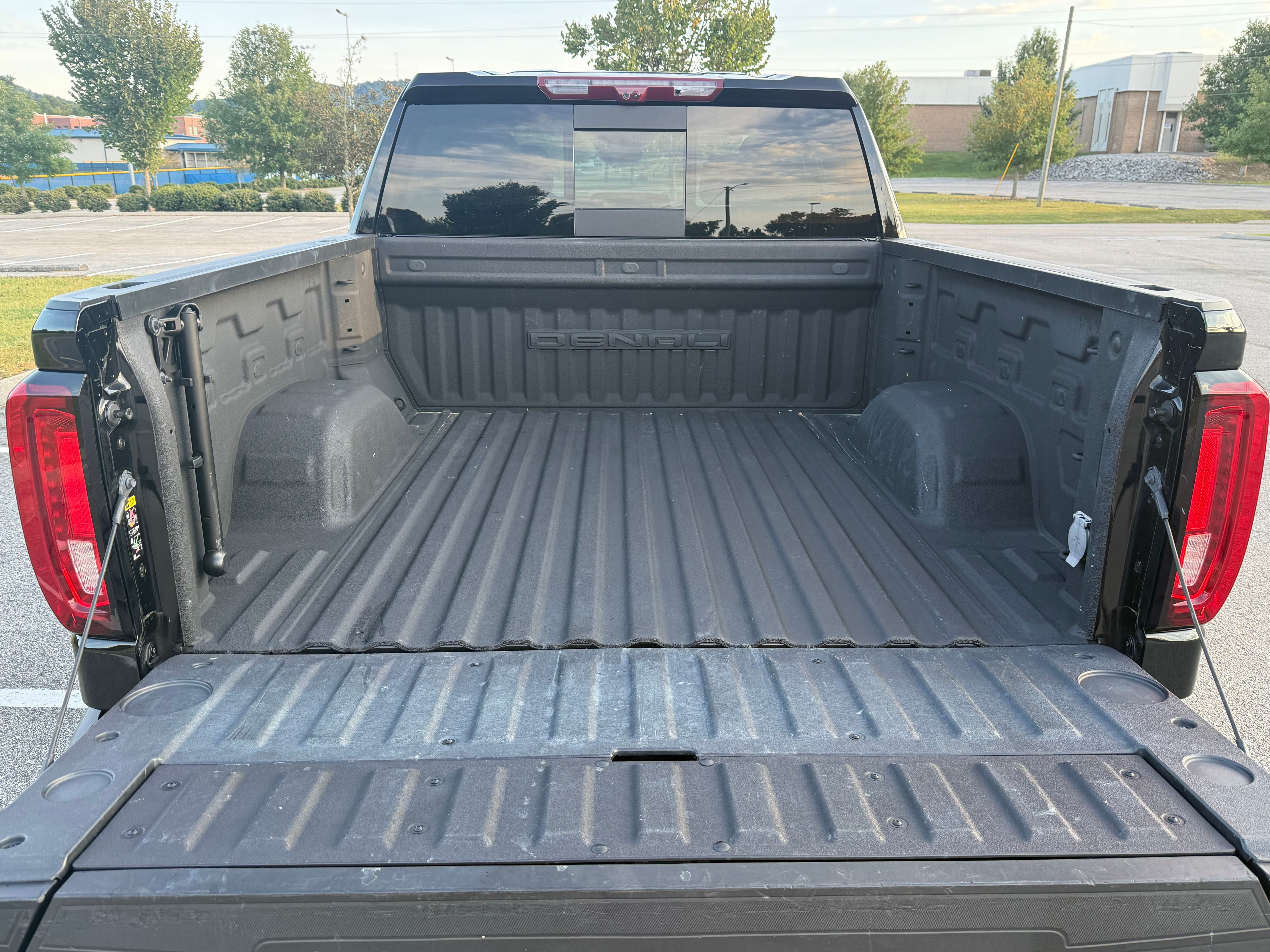 Used 2024 GMC Sierra 1500 Denali AWD/4WD image 11