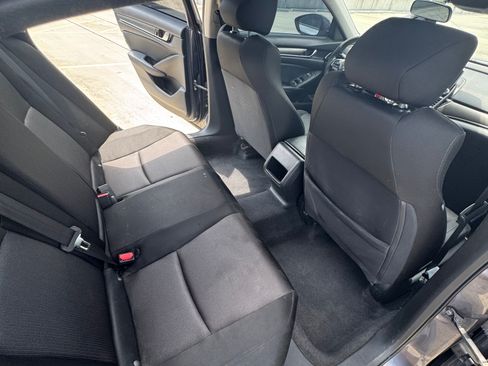 Used 2018 Honda Accord LX image 14