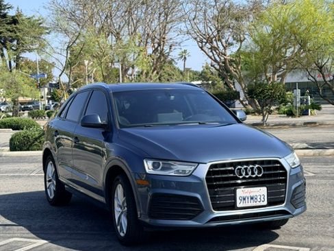 Used 2018 Audi Q3 2.0T Premium w/ Convenience Package FWD image 2