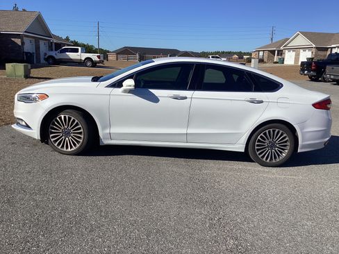 Used 2017 Ford Fusion SE w/ Fusion SE Technology Package image 1