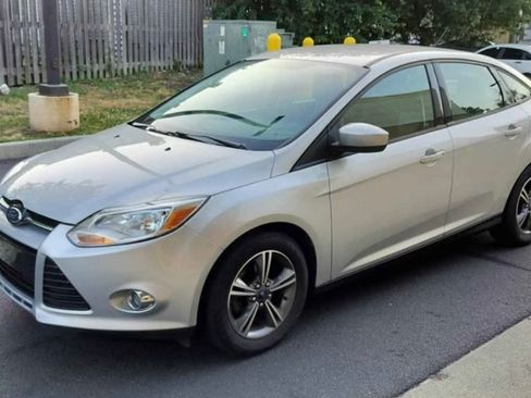 Used 2012 Ford Focus SE image 1